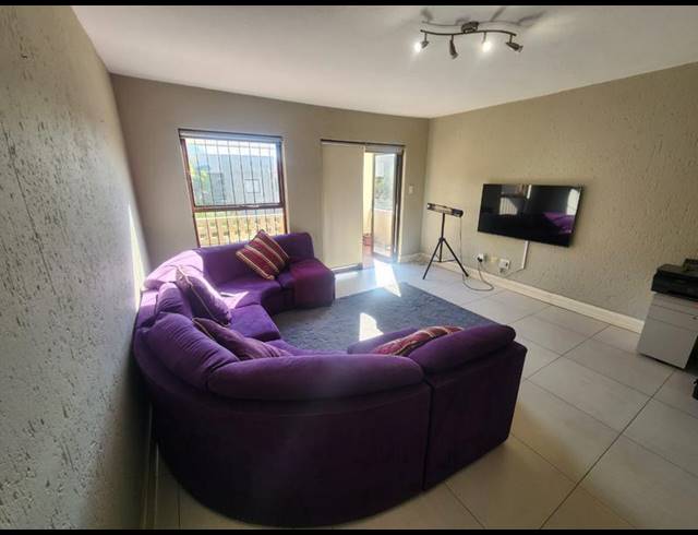 2 BEDROOM TOWNHOUSE FOR SALE IN NEWMARKET